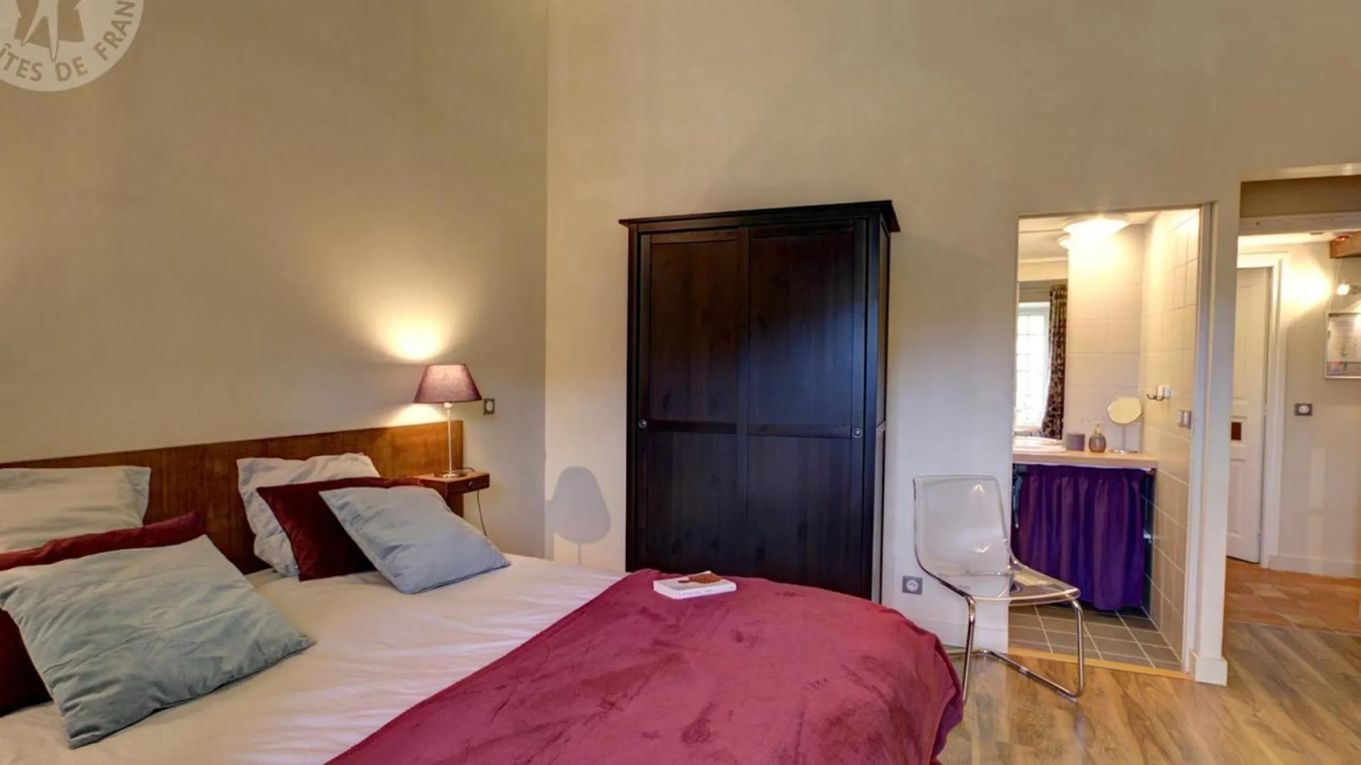Gite Historique Au Coeur Du Parc Du Pilat - 14 Pers, 3 Ch, 3 Sdb, Wifi, Jardin, Animaux Acceptes - Fr-1-496-136 Sainte-Croix-en-Jarez 0*,  Frankreich